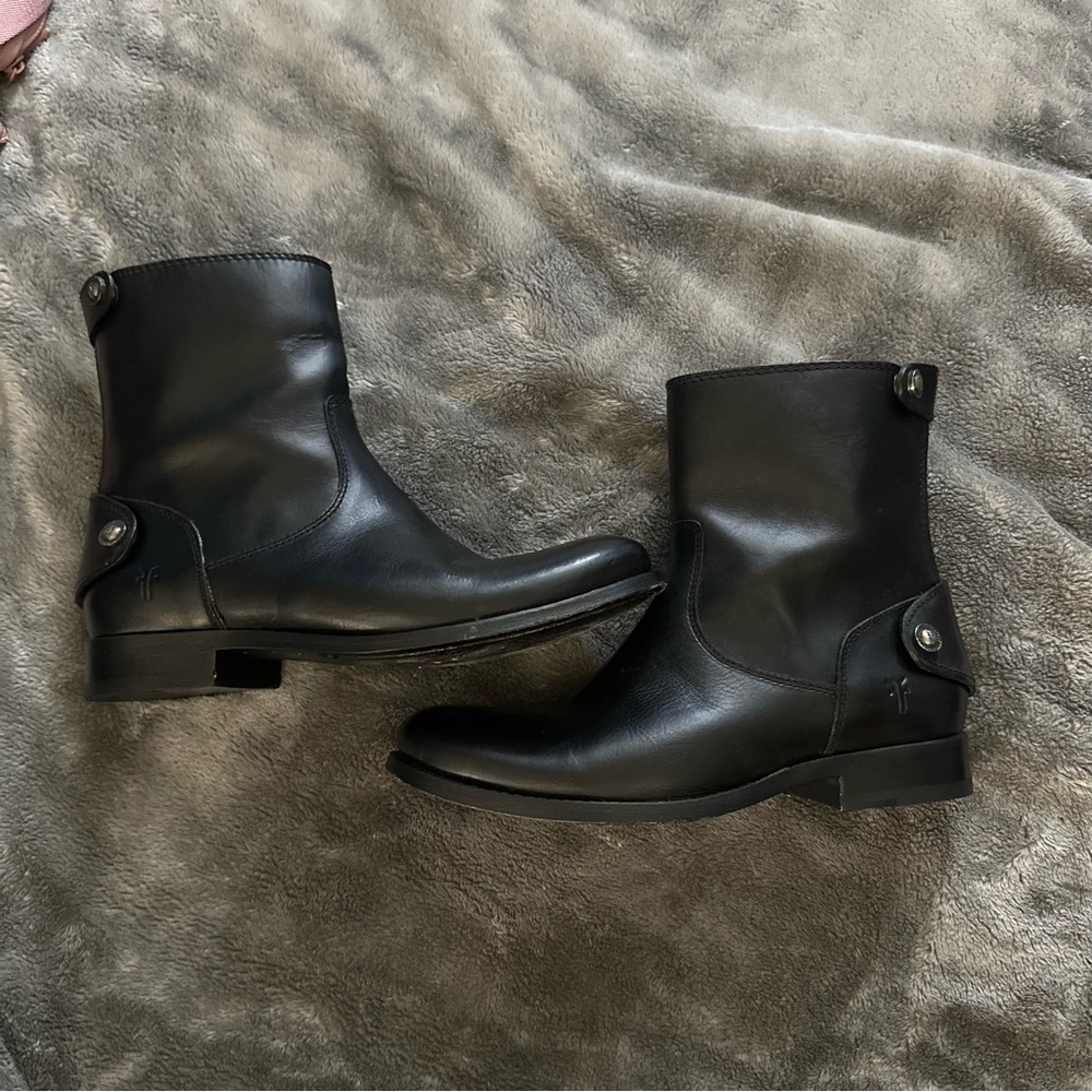 FRYE Melissa Button Zip Short Ankle Boots Black Leather Biker - 5.5B